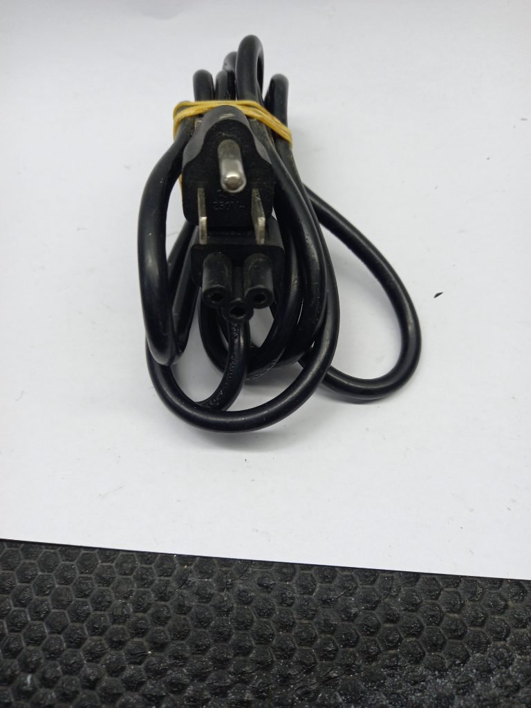 Cable de poder negro 3 patas